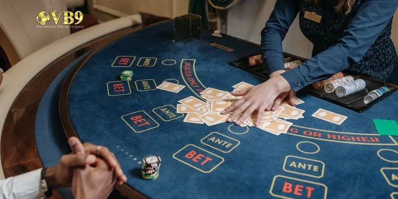 Baccarat trực tuyến với 3 cửa cược chính